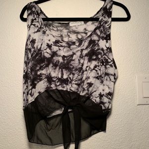 UO Daydreamer LA Black & White Tie Dye Crop Top